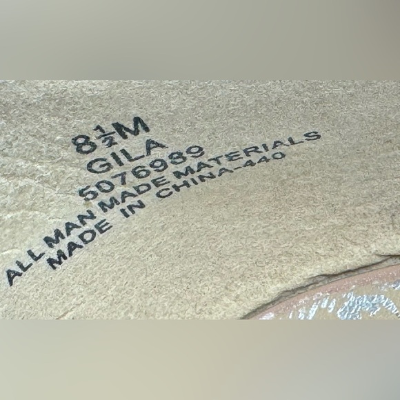 Impo Women’s Tan Patent Leather Peep Toe Heels. 1 1/4" Heel. Size- 8.5 - Picture 5 of 6